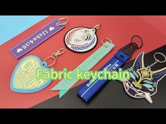 個人化された刺繍されたKeychainsのあや織りの背景OEMの刺繍のキーFob