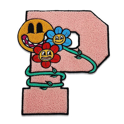 方法手紙のシュニールの刺繍は個人化されたサイズによってカスタマイズされる感じられた材料を修繕する