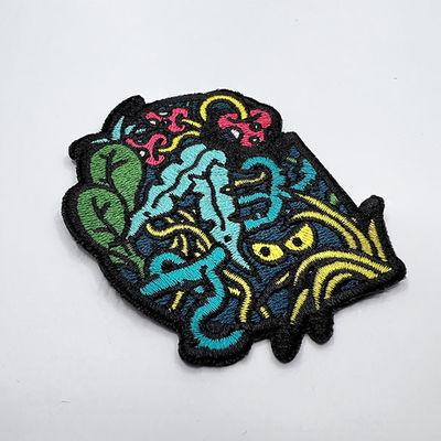 7色の洗濯できる再使用可能の支持の完全な刺繍パッチのOverlockの衣類パッチの鉄