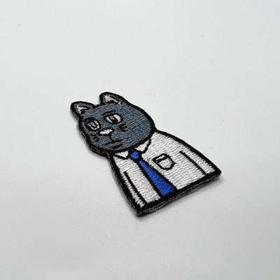 かわいいWolf 5氏刺繍のボーダーが付いている色によって刺繍される注文パッチのあや織りの生地