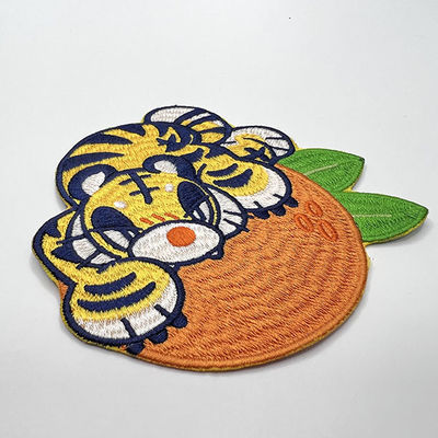 夏のスカートの刺繍のバッジの支持の注文の衣類パッチの洗濯できる棒