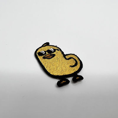 刺繍されたパッチの黄色い鶏の縫う注文の衣類のパッチの収縮無し
