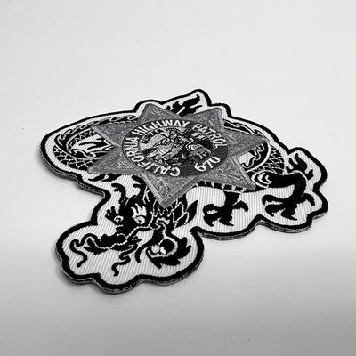 再使用可能な注文の刺繍パッチのあや織りの生地/100% のポリエステルによって刺繍されるロゴ パッチ