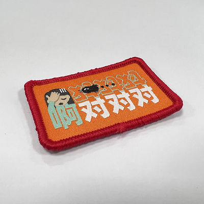 衣類のための編まれたパッチPMS色の刺繍パッチのEmojiの設計鉄
