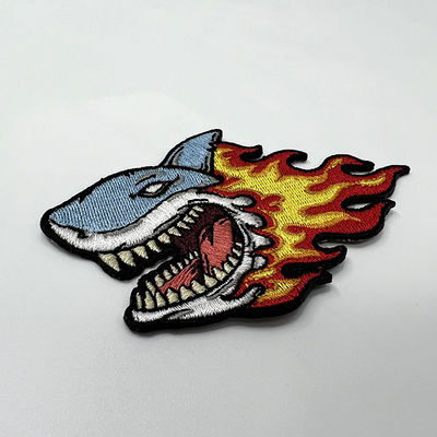 刺繍のEcoの友好的な鉄はジャケットのための注文の鮫の設計を修繕する