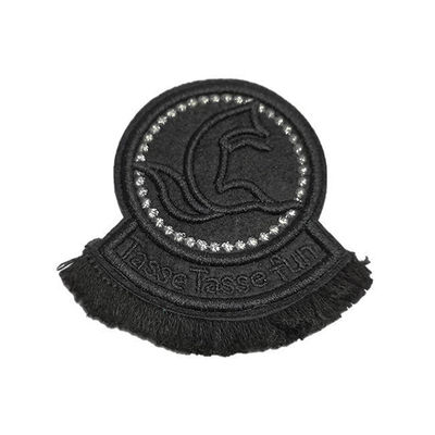 感じられた物質的な注文の刺繍されたパッチはふさが付いている裏付けで縫う