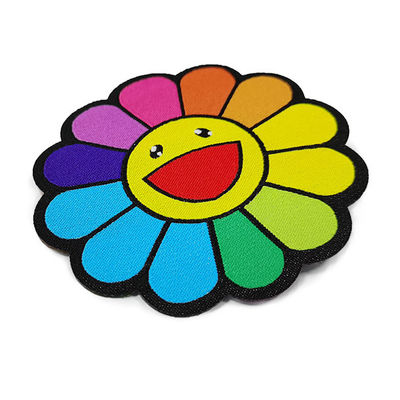 衣服のための方法によって編まれるロゴのパッチ/刺繍の花パッチ
