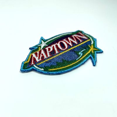 洗濯できる熱出版物はパッチを刺繍したあや織りレーザーがボーダーを切った