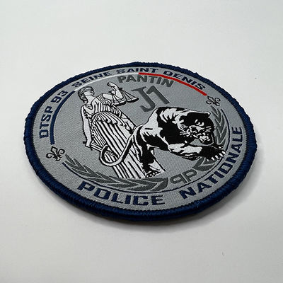 高密度Overlockによって刺繍されるバッジは自己接着30mmの直径を修繕する