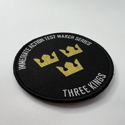 編まれる注文12C王冠の刺繍はジャケットのためのMerrowのボーダーの鉄を修繕する